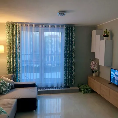 アパート Apartament Centrum シェドルツェ